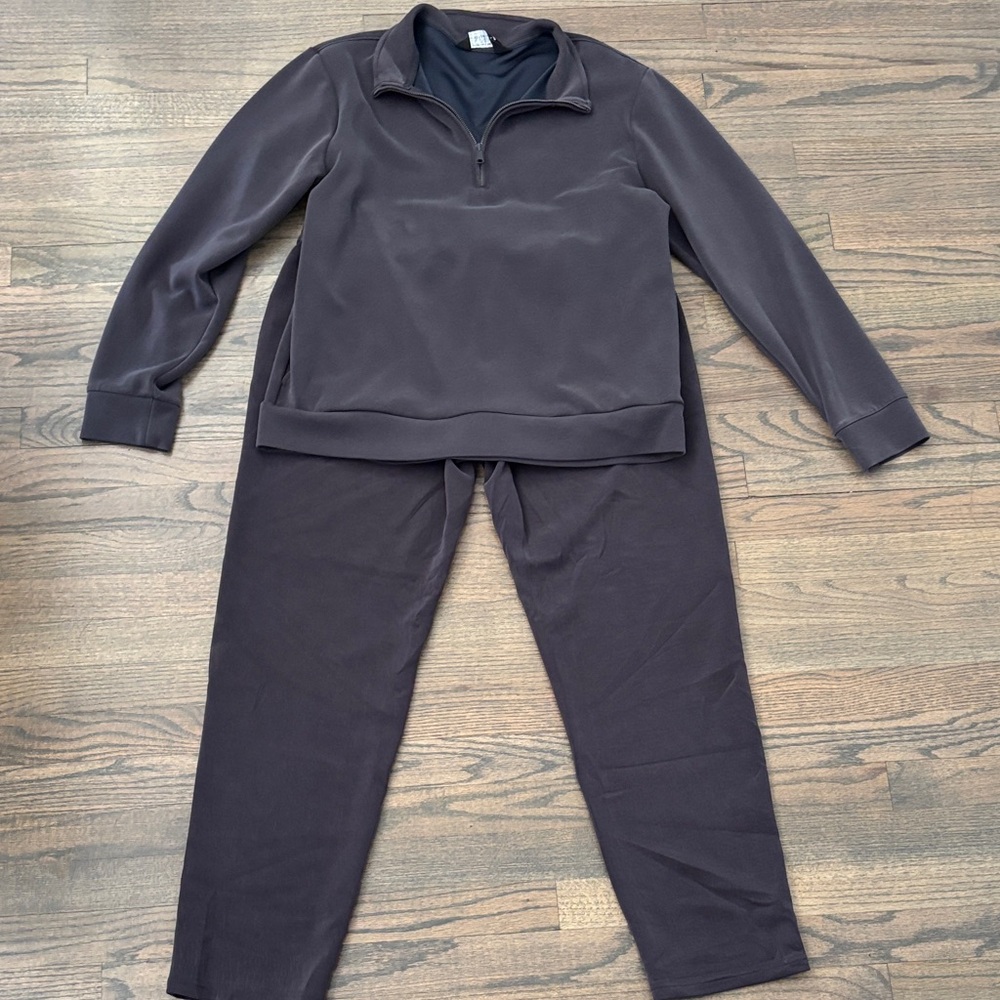 Men's Black Tapered Jogger Sweatpants with Elastic Drawcord